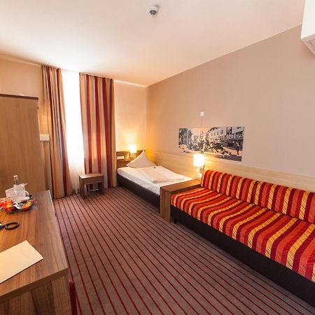 Novina Hotel Tillypark Нюрнберг Екстер'єр фото