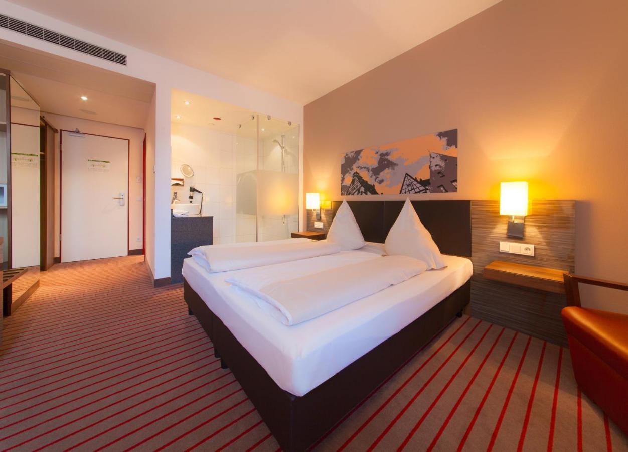 Novina Hotel Tillypark Нюрнберг Номер фото