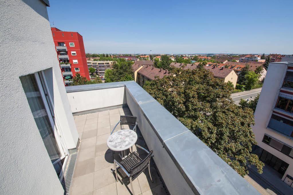 Novina Hotel Tillypark Нюрнберг Екстер'єр фото